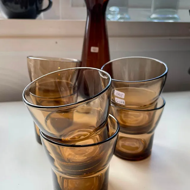Brukte glass og vaser til salgs